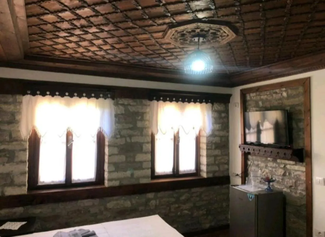 MiziriGuestHouse Gjirokastër 0*,